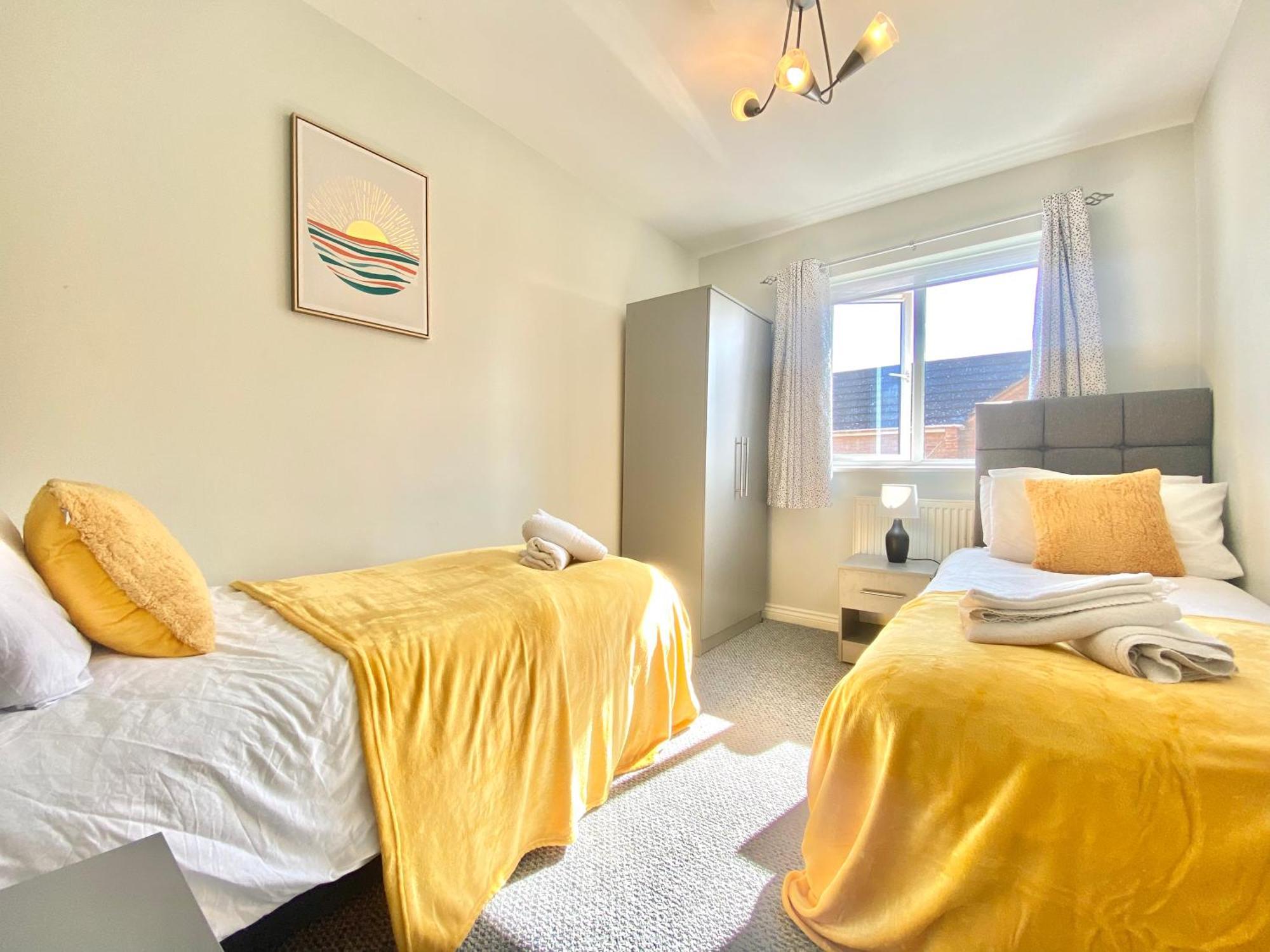 فيلا Free Private Parking! Oakley House And Garden! Fully Equipped 4 Comfy Beds كوربي المظهر الخارجي الصورة